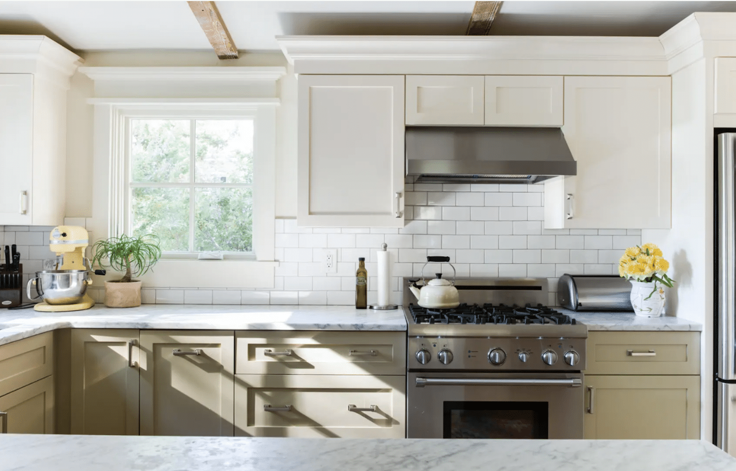 Two-toned kitchen cabinets