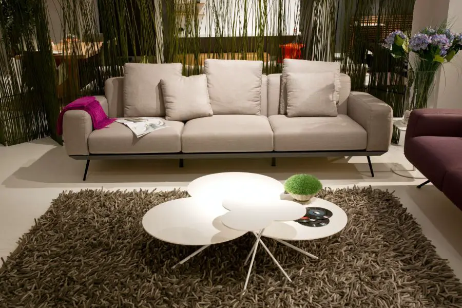 Beige colored three-seater furniture from Cindy Crawford